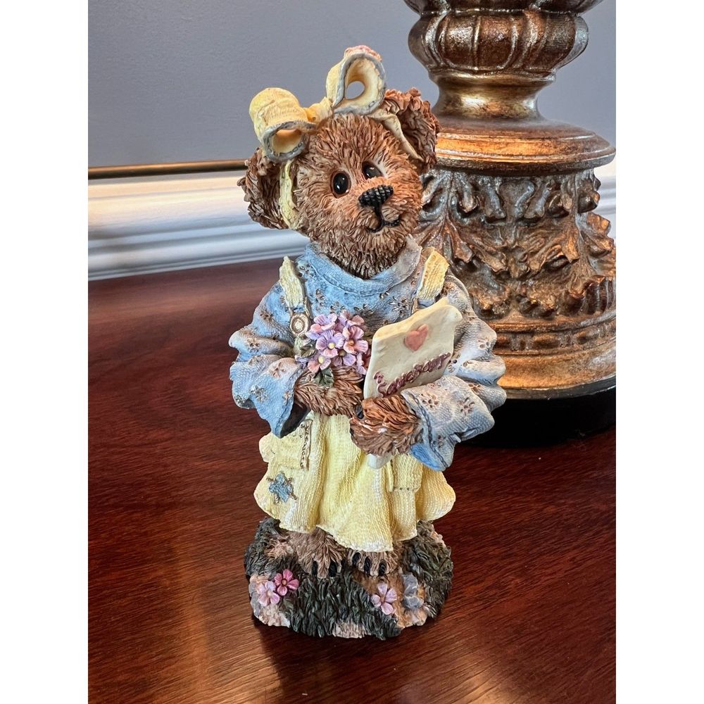 Boyds Bears Figurine "Abby T Bearymuch... Yours Truly" Vintage 2000